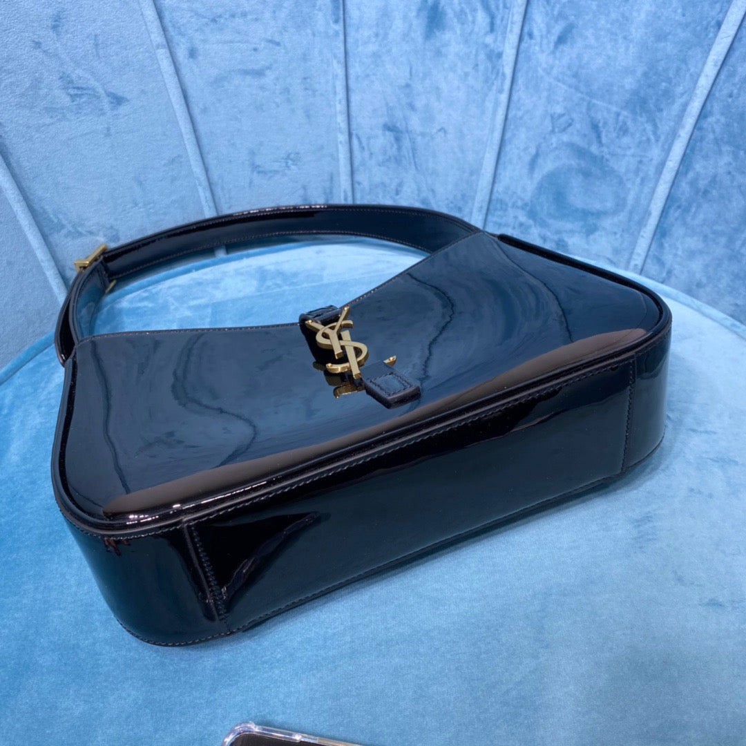 Top Quality Le 5 À 7 Hobo Bag In Smooth Noir For Women 9in/23cm YSL 6572280UF0W1000