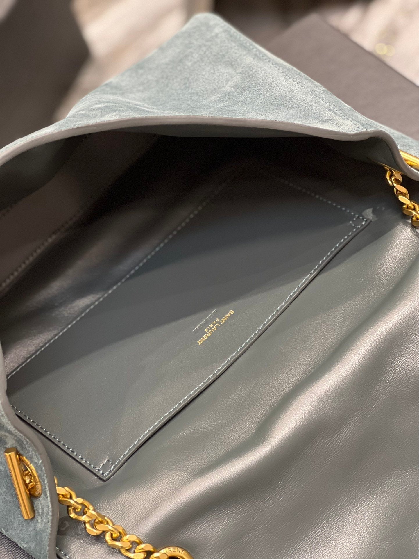 Top Quality Kate MeTop Qualityum Reversible Chain Bag In Suede With Gold Hardware For Women 11.2in/29cm YSL