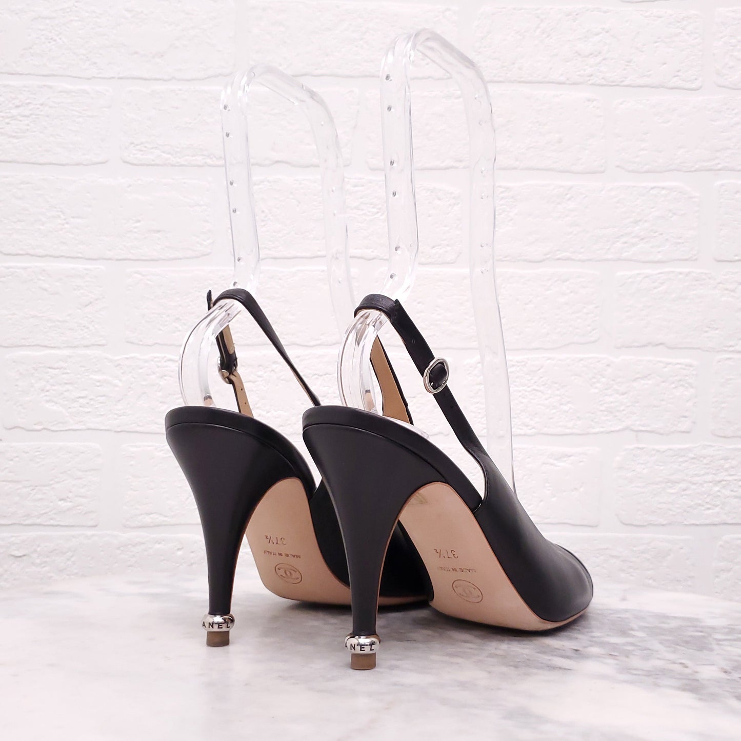 CHANEL BLACK INTERLOCKING CC LOGO SLINGBACK PUMPS - SIZE 37.5