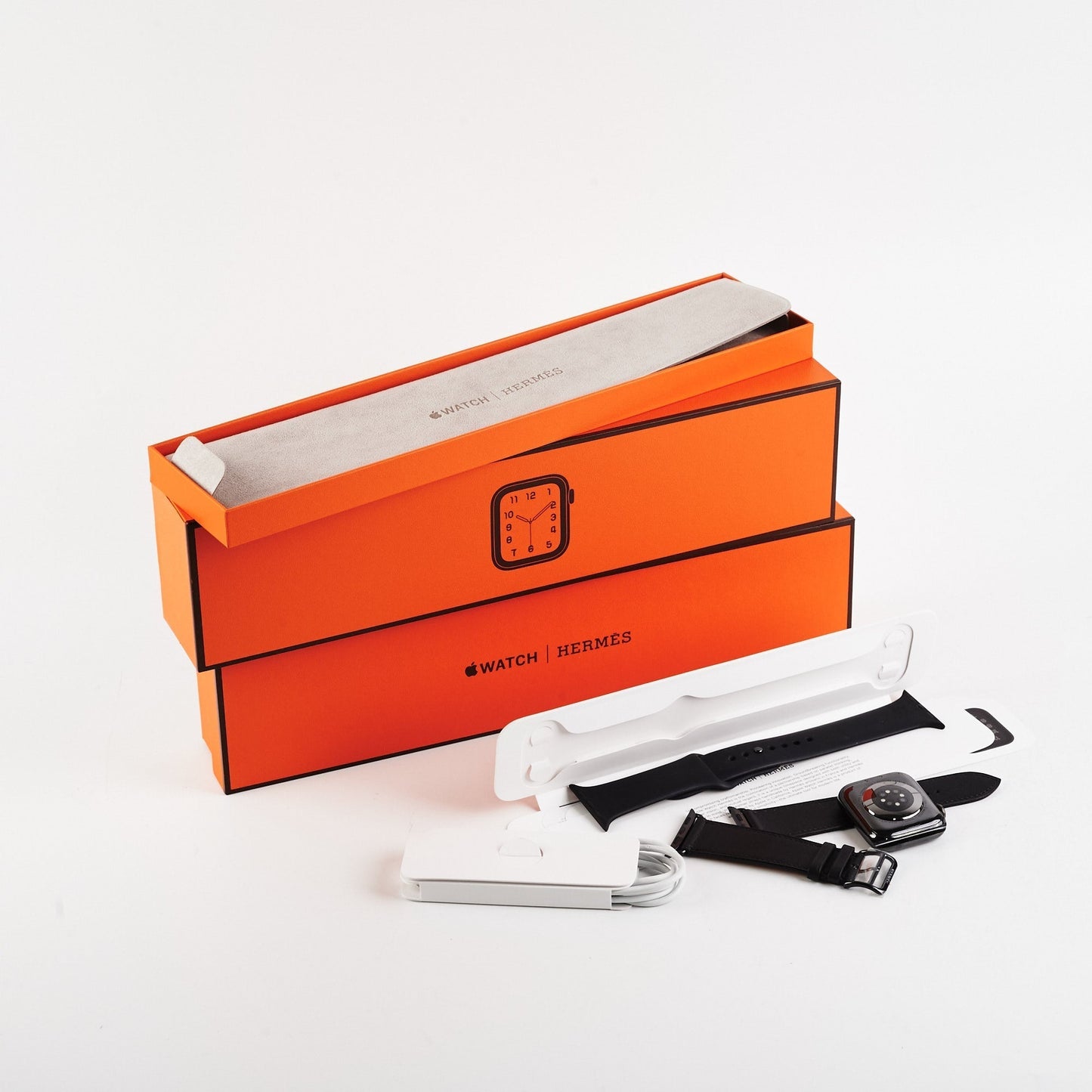 ITEM 19 - Hermes Apple Watch Black 44MM Serie 6