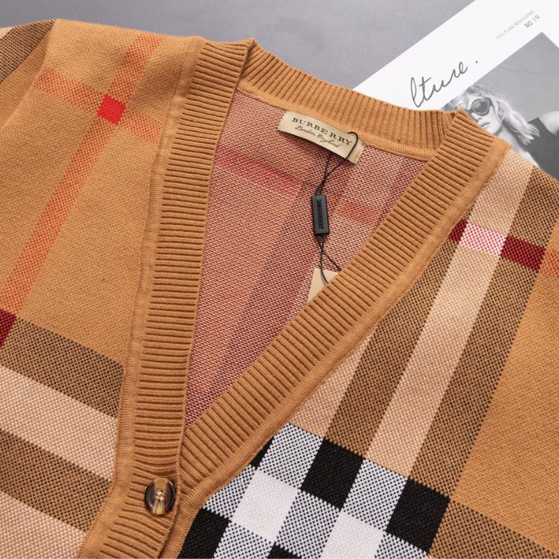 Burberry 23SS Classic Evergreen Plaid Cardigan Sweater