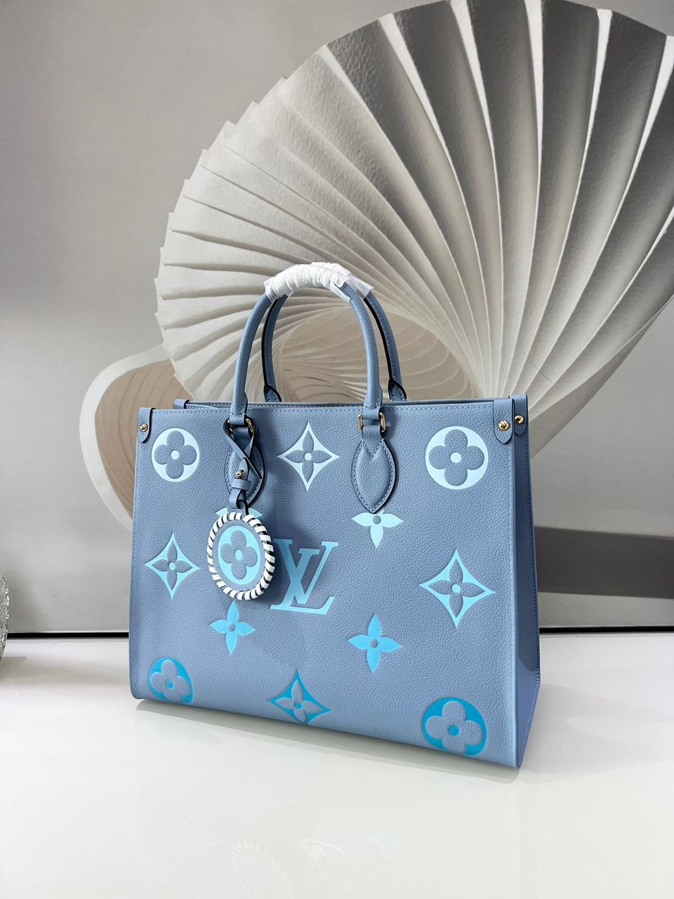 Top Quality OnTheGo MM Monogram Empreinte Summer Blue For By The Pool Collection, Women Handbags, Tote Bags 13.8in/35cm Top Quality M45718