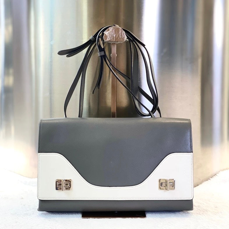 Preloved Prada crossbody bag2420