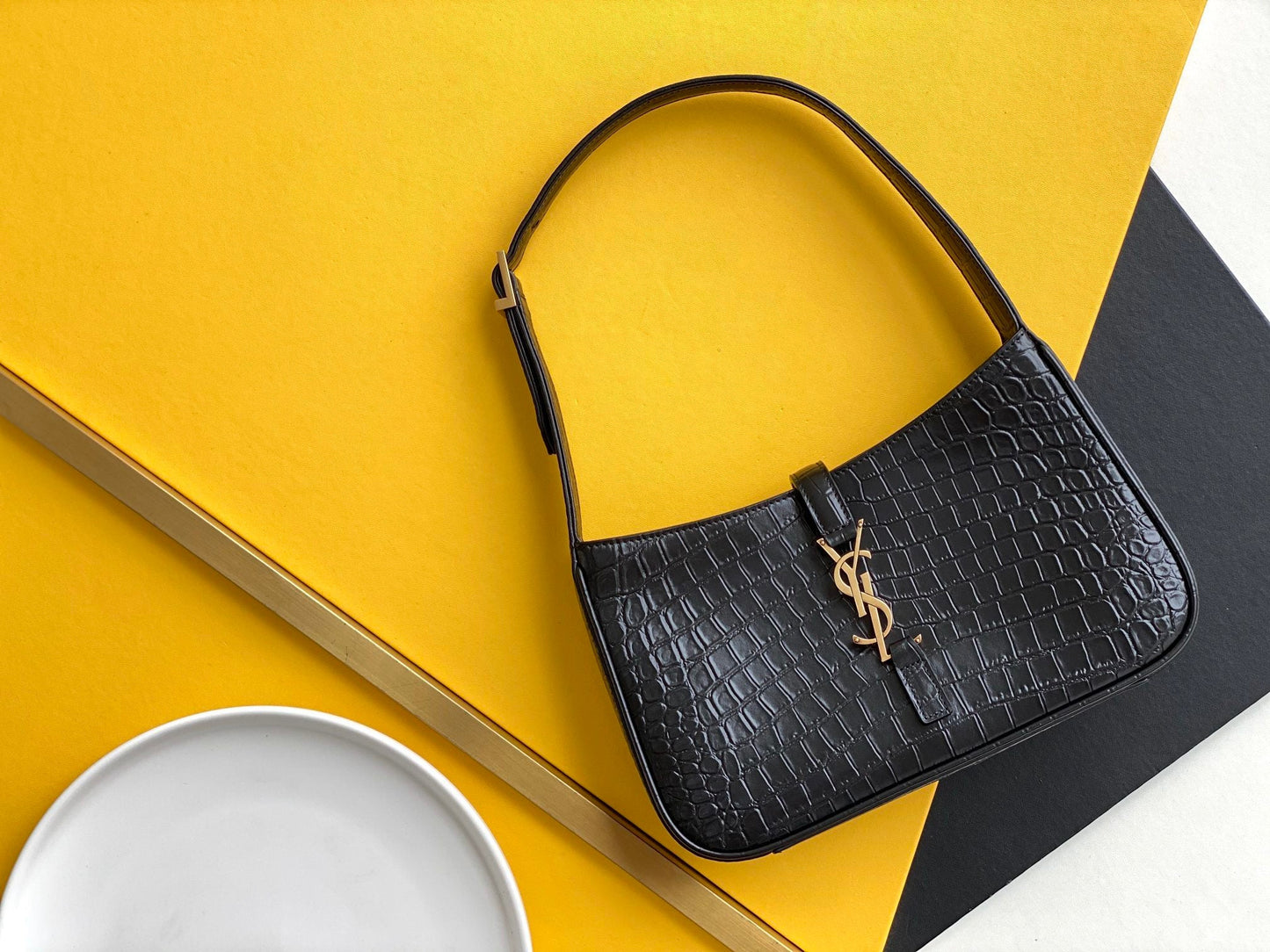 Top Quality LE 5 À 7 Hobo Bag Black In Embossed Material For Women 9in/23cm YSL 657228DZESW1062