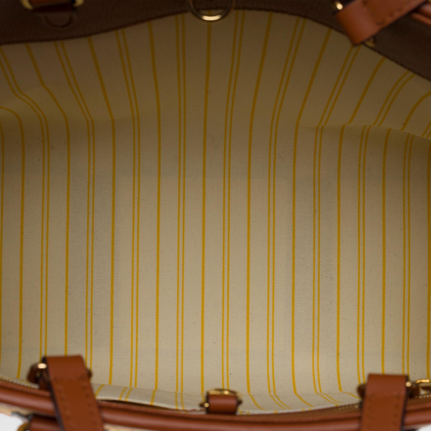 LOUIS VUITTON Amazing limited edition Raffia Onthego MM Tote shoulder bag, GHW