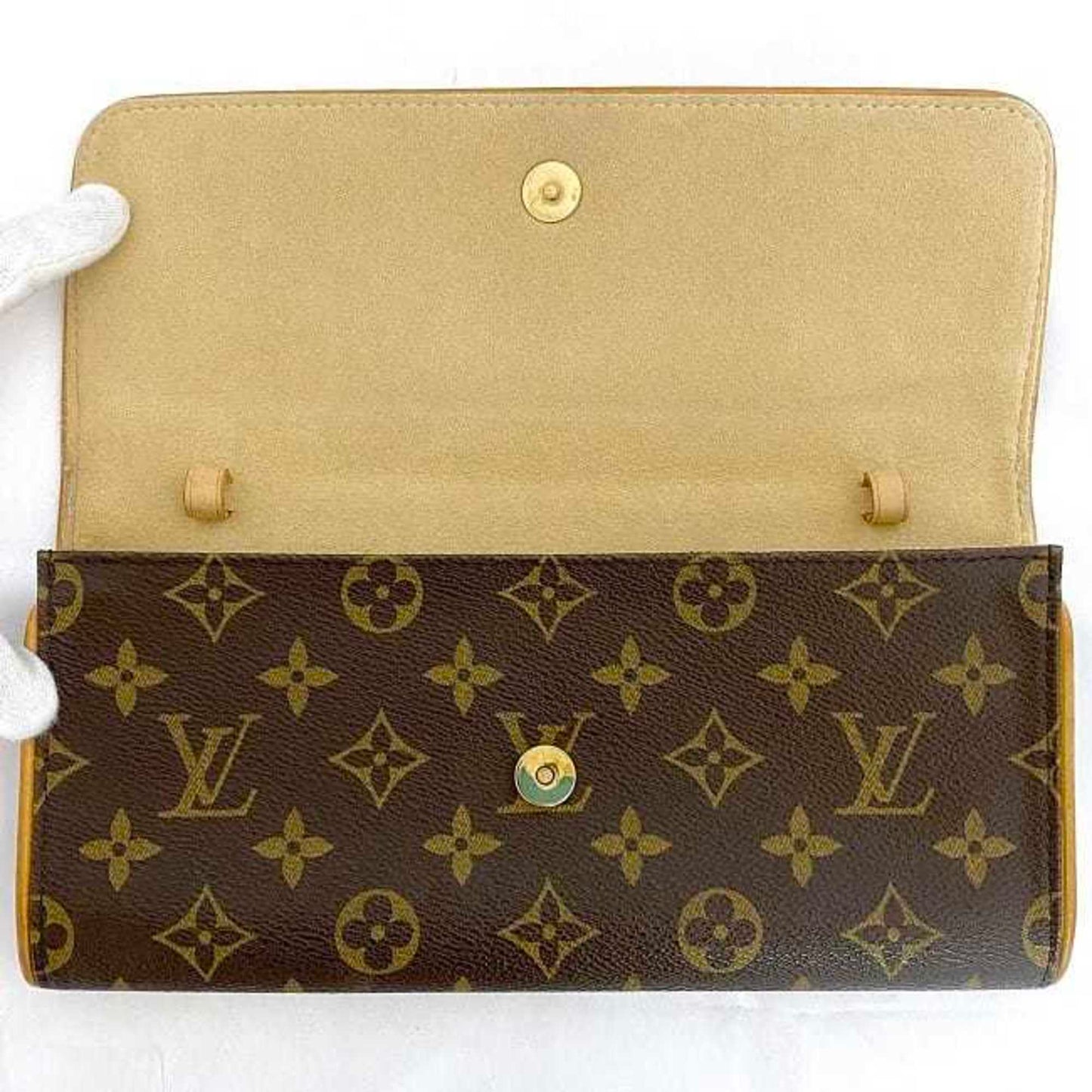 LOUIS VUITTON Florentine Shoulder Bag