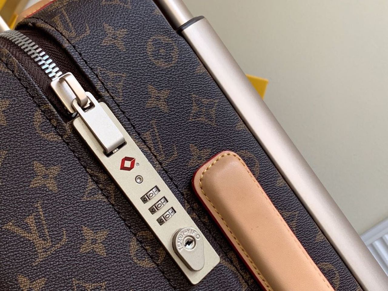 Top Quality Horizon 55 Monogram Canvas For Women, WoLuGucciage 21.7in/55cm Top Quality M23203