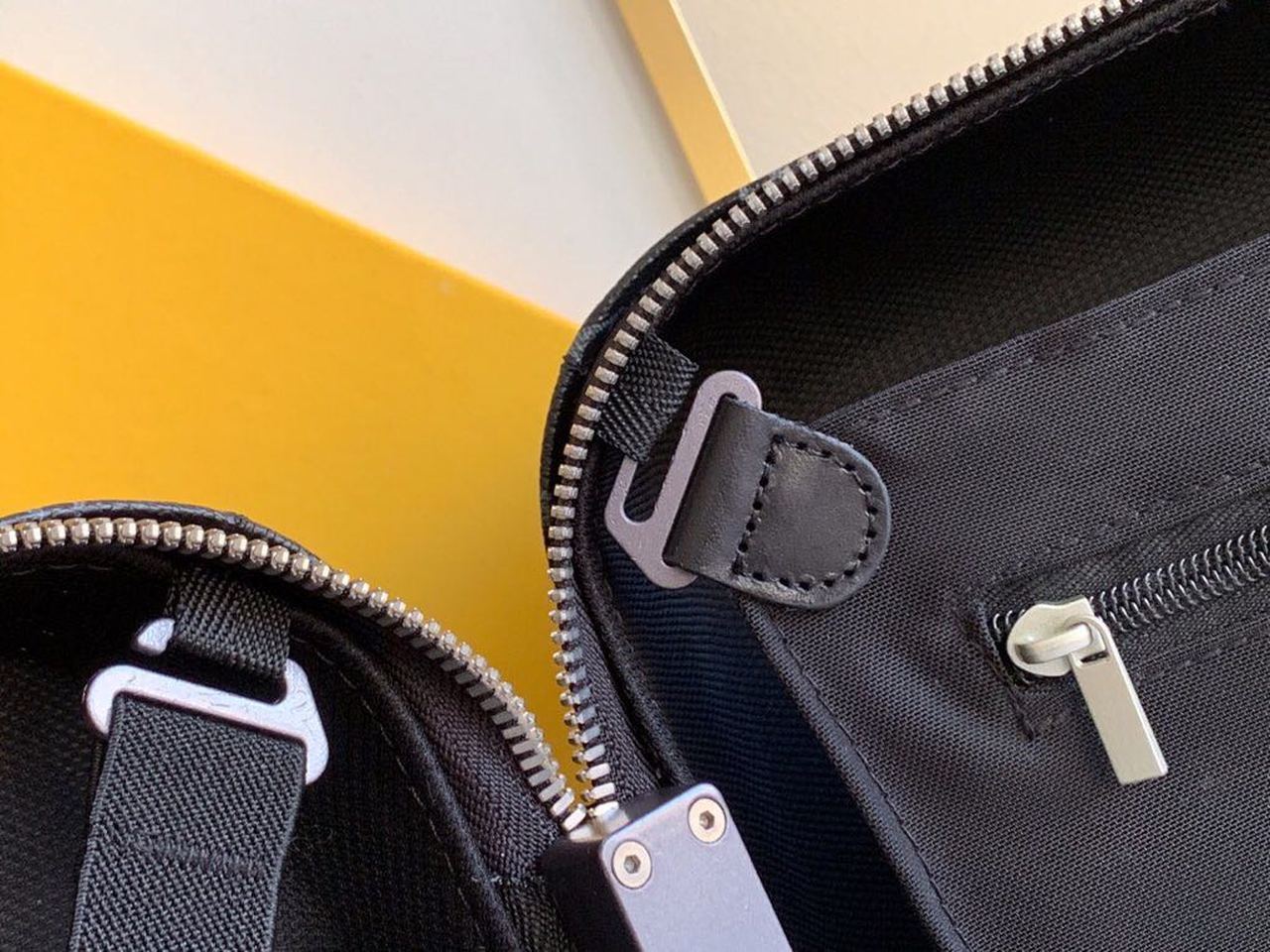 Top Quality Horizon 55 Monogram Eclipse Canvas For Men, LuGucciage 21.7in/55cm Top Quality M23002