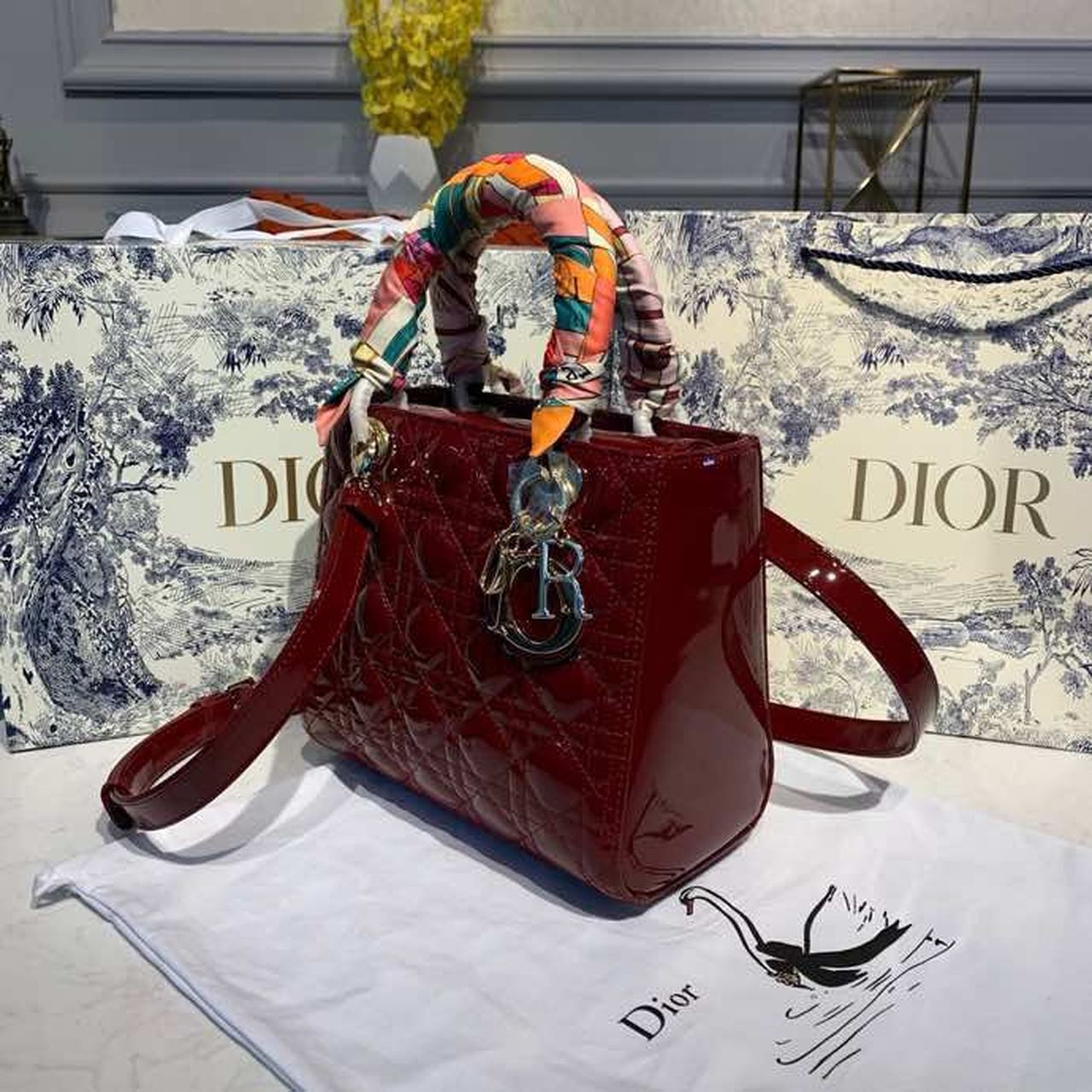 Top Quality MeTop Qualityum Lady Bag Gold Toned Hardware Burgundy Patent For Women 9.5in/24cm CD