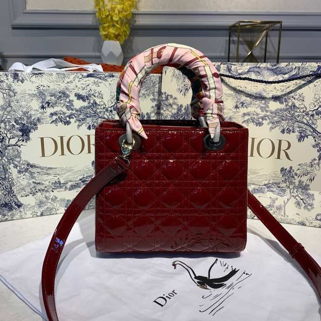 Top Quality MeTop Qualityum Lady Bag Gold Toned Hardware Burgundy Patent For Women 9.5in/24cm CD