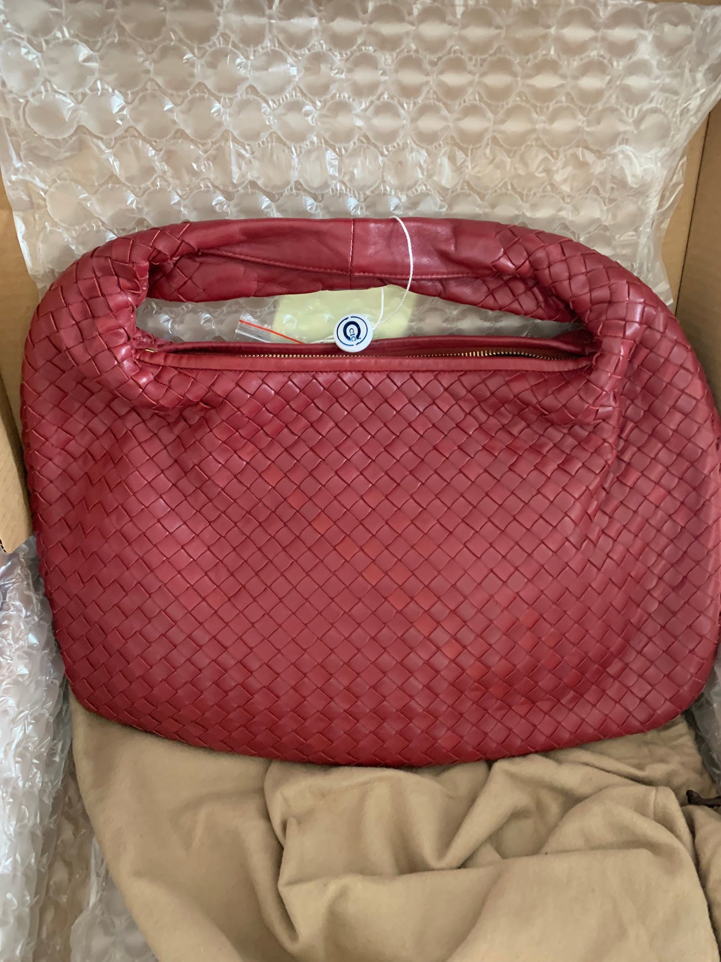 Bottega Veneta Intrecciato Hobo Bag Medium Burgundy Lambskin leather