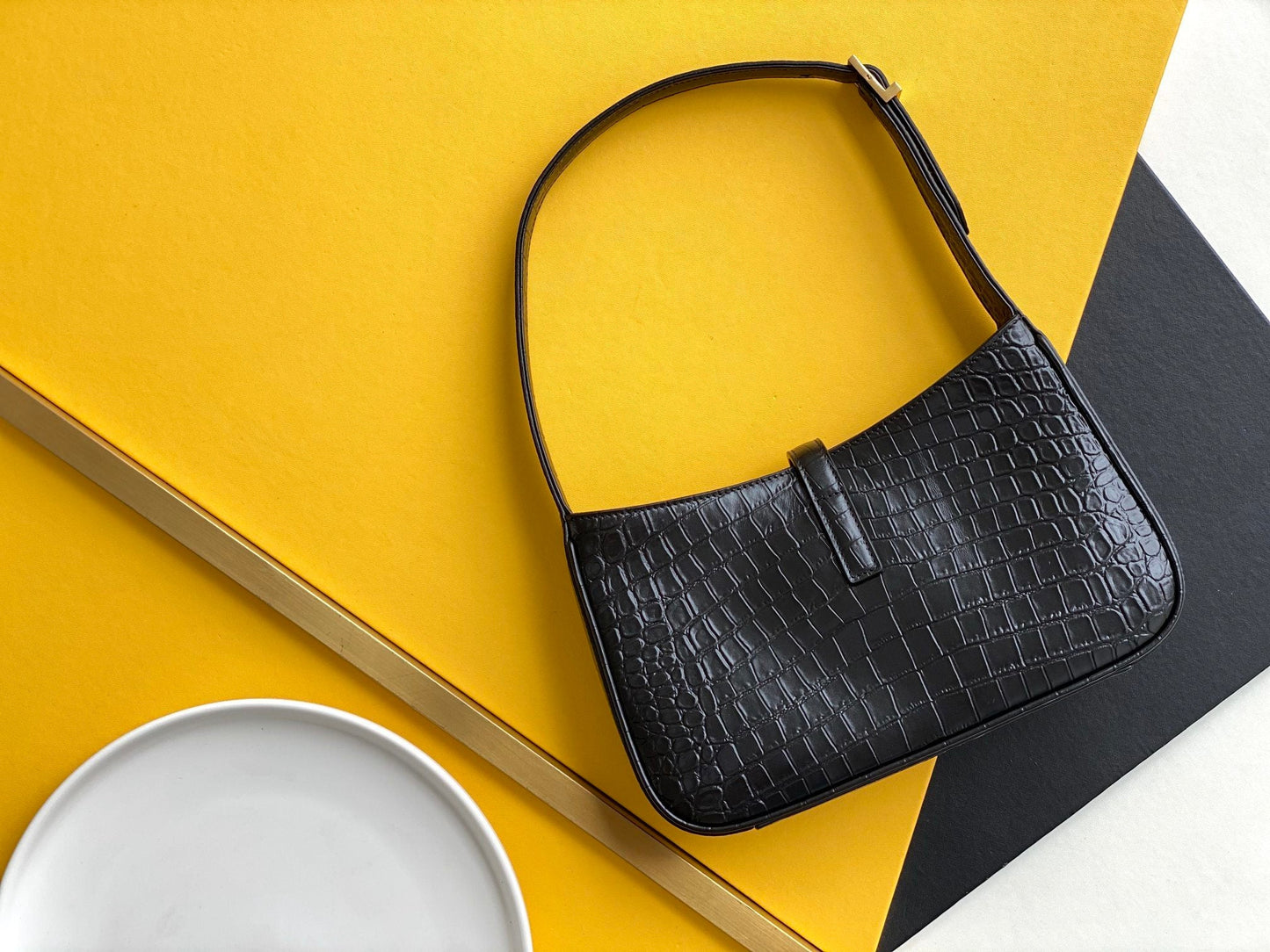 Top Quality LE 5 À 7 Hobo Bag Black In Embossed Material For Women 9in/23cm YSL 657228DZESW1062