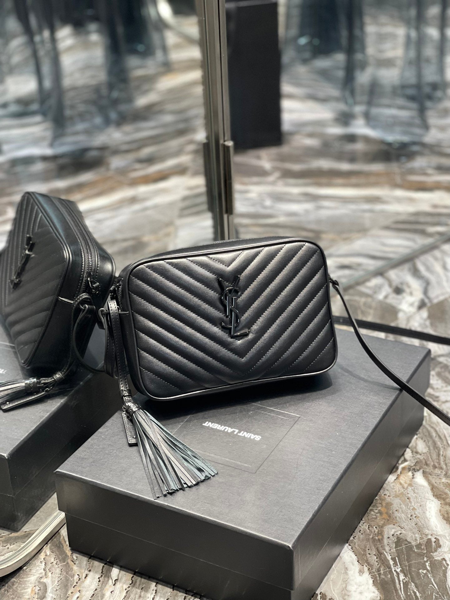 Top Quality Lou Camera Bag Black With Metal Hardware For Women 9in/23cm YSL 612544DV7081000