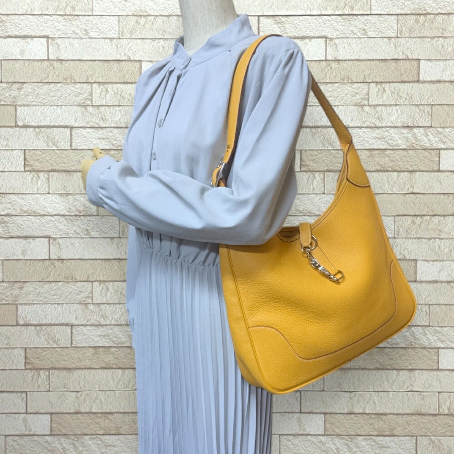 Hermes Trim Yellow Taurillon Clemence Leather Shoulder Bag ( )