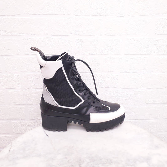 LOUIS VUITTON LAUREATE PLATFORM DESERT BOOTS - SIZE 39