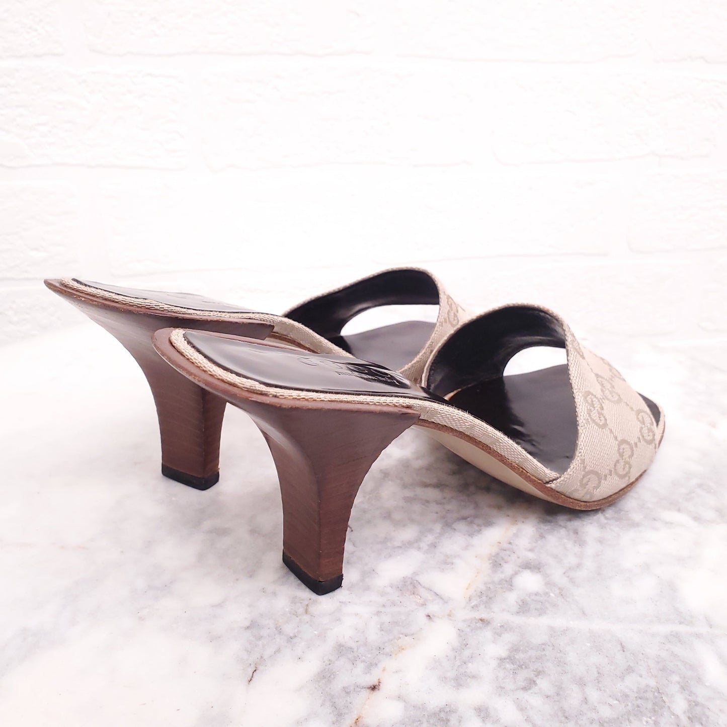 GUCCI BROWN MONOGRAM MULES WITH WOODEN HEEL - SIZE 8.5