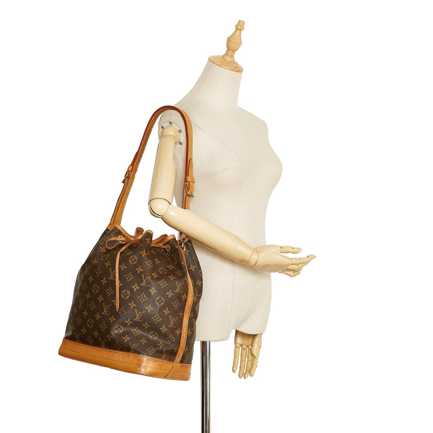 Louis Vuitton Grand Noé Monogram Canvas