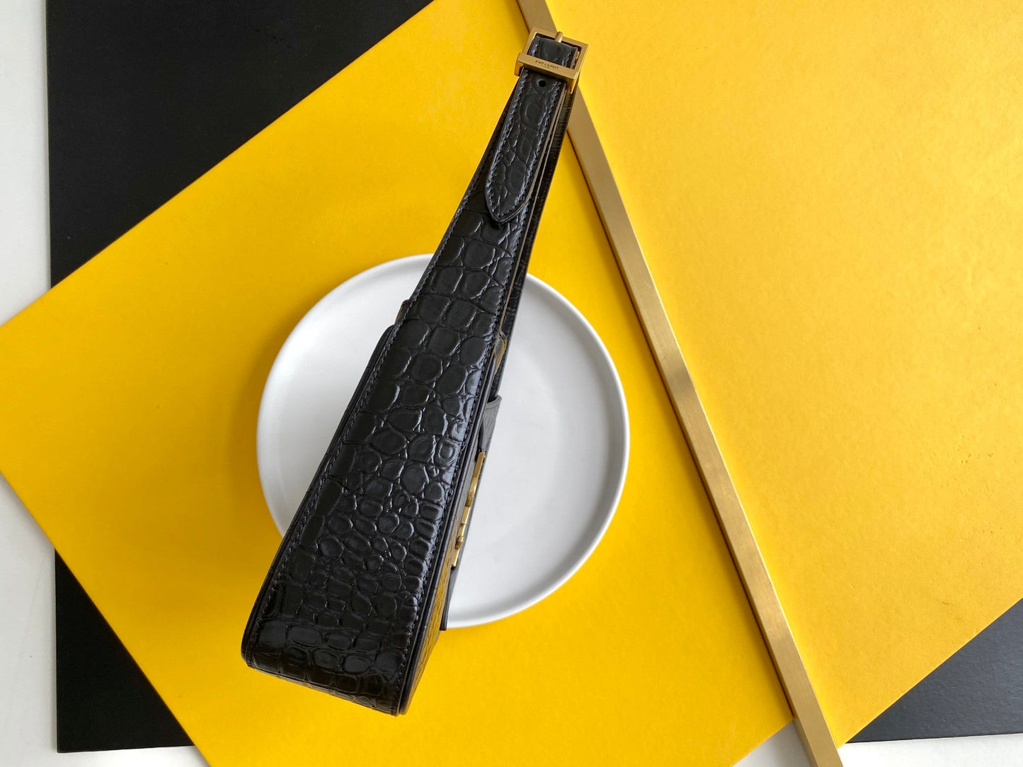 Top Quality LE 5 À 7 Hobo Bag Black In Embossed Material For Women 9in/23cm YSL 657228DZESW1062