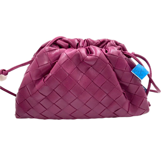 Bottega Veneta Pouch Mini Intrecciato Burgundy Pink Leather Crossbody Bag