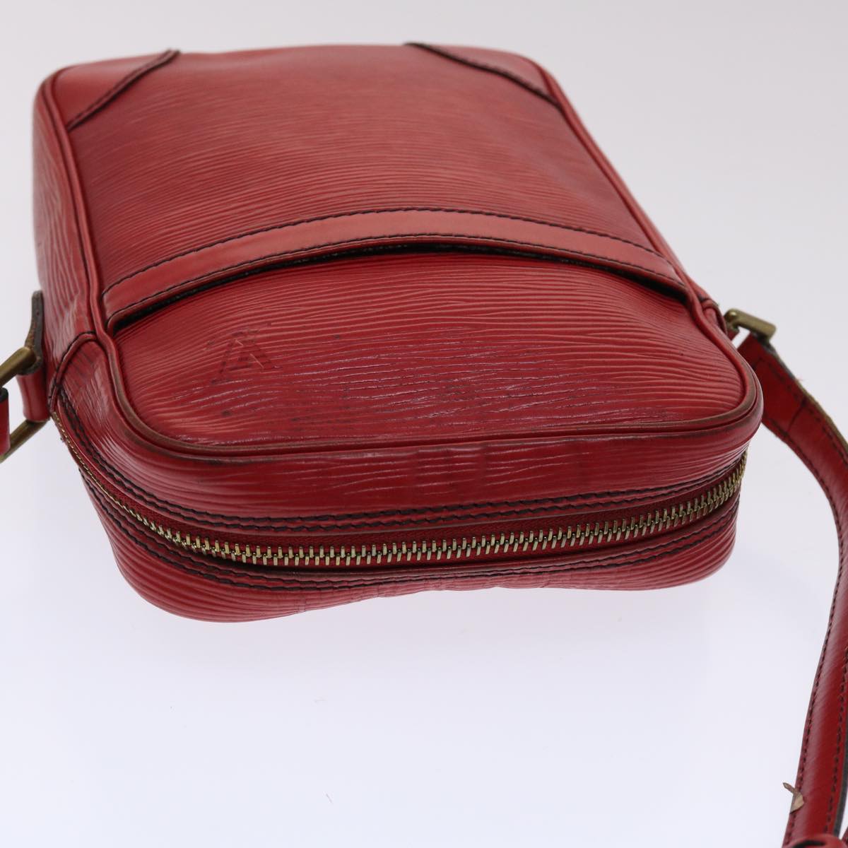 LOUIS VUITTON Epi Danube Shoulder Bag Red M45637 LV  49261