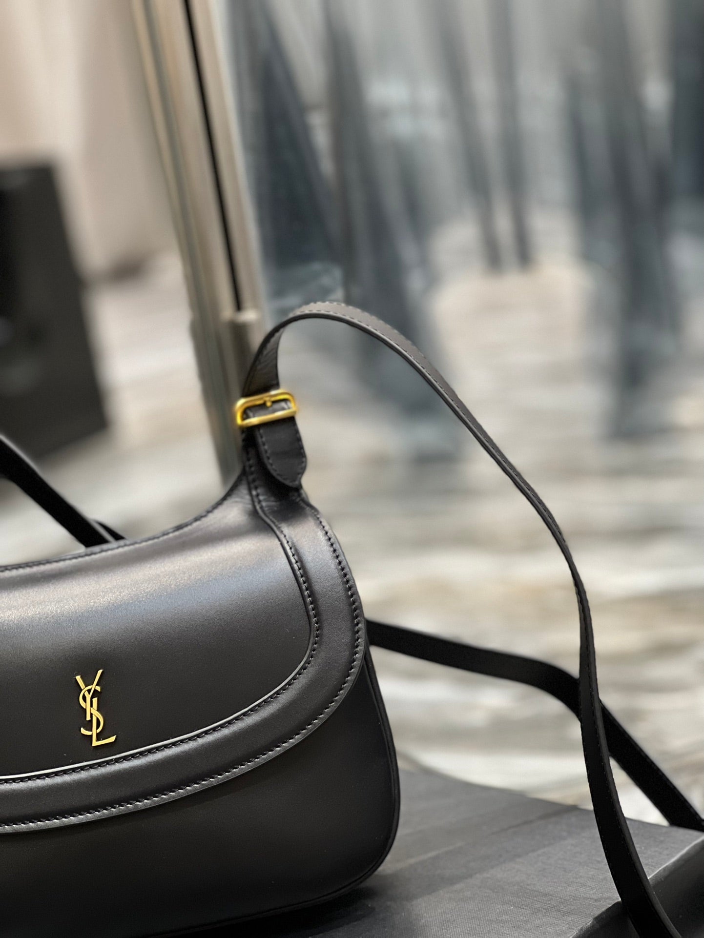 Top Quality Charlie MeTop Qualityum Shoudler Bag Black For Women 9.1in/23cm YSl 6867422R20W1000