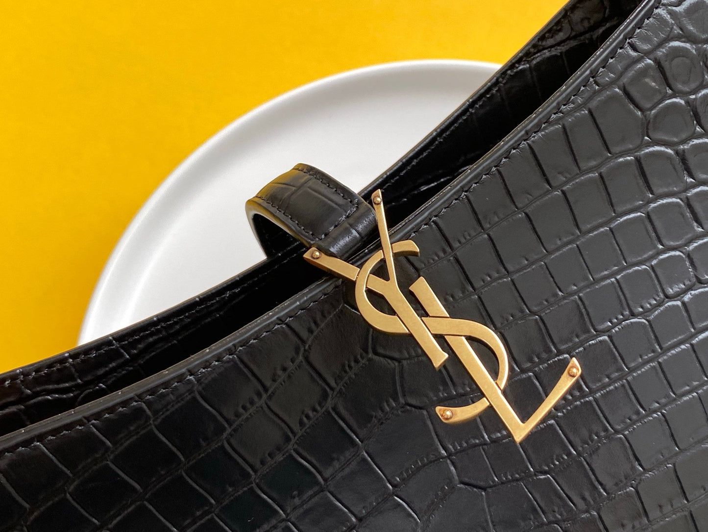 Top Quality LE 5 À 7 Hobo Bag Black In Embossed Material For Women 9in/23cm YSL 657228DZESW1062