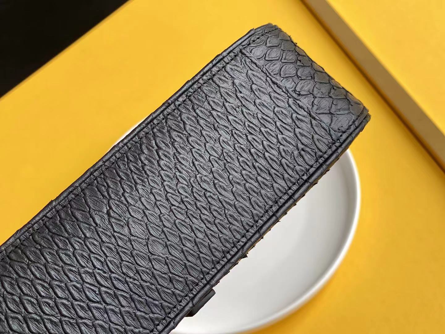 Top Quality LE 5 À 7 Hobo Bag Black Material For Women 9in/23cm YSL 657228EAAAU1000