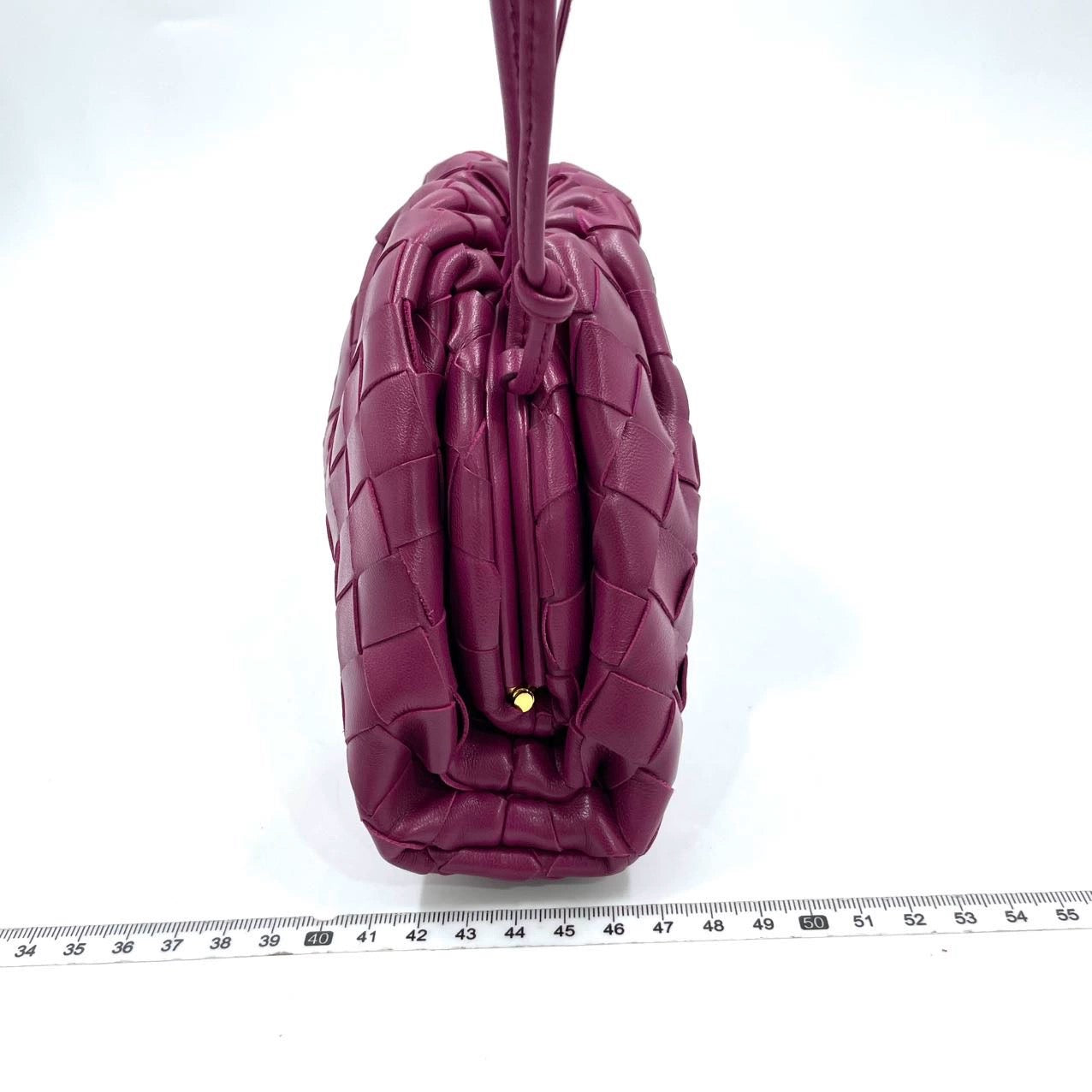 Bottega Veneta Pouch Mini Intrecciato Burgundy Pink Leather Crossbody Bag