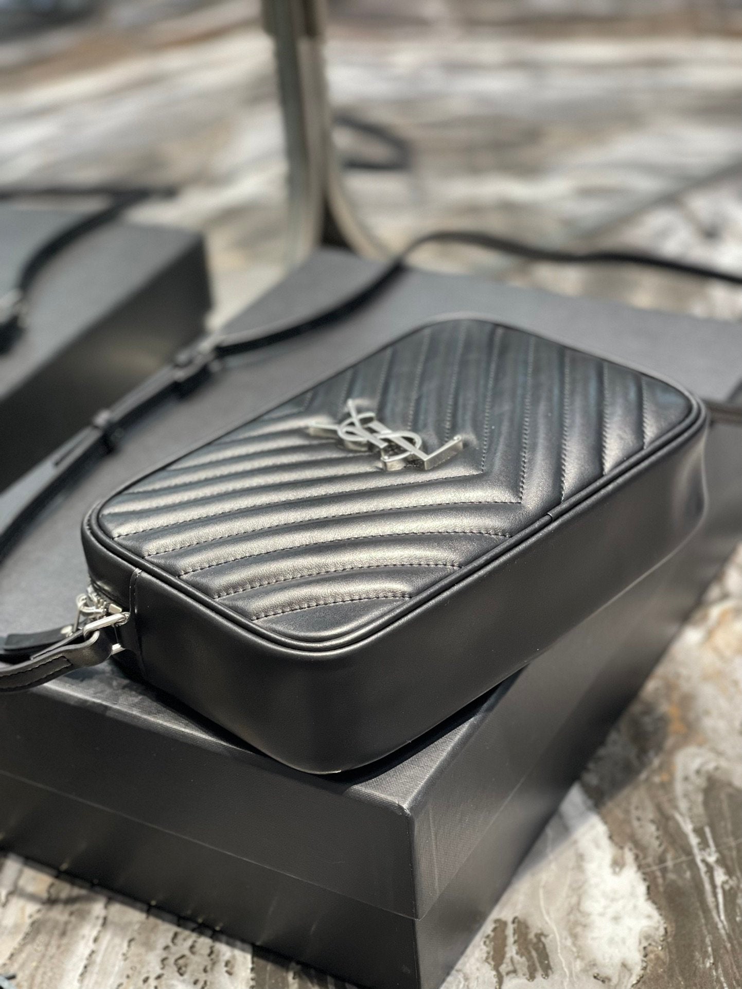 Top Quality Lou Camera Bag Black With Silver Toned Hardware For Women 9in/23cm YSL 612544DV7041000