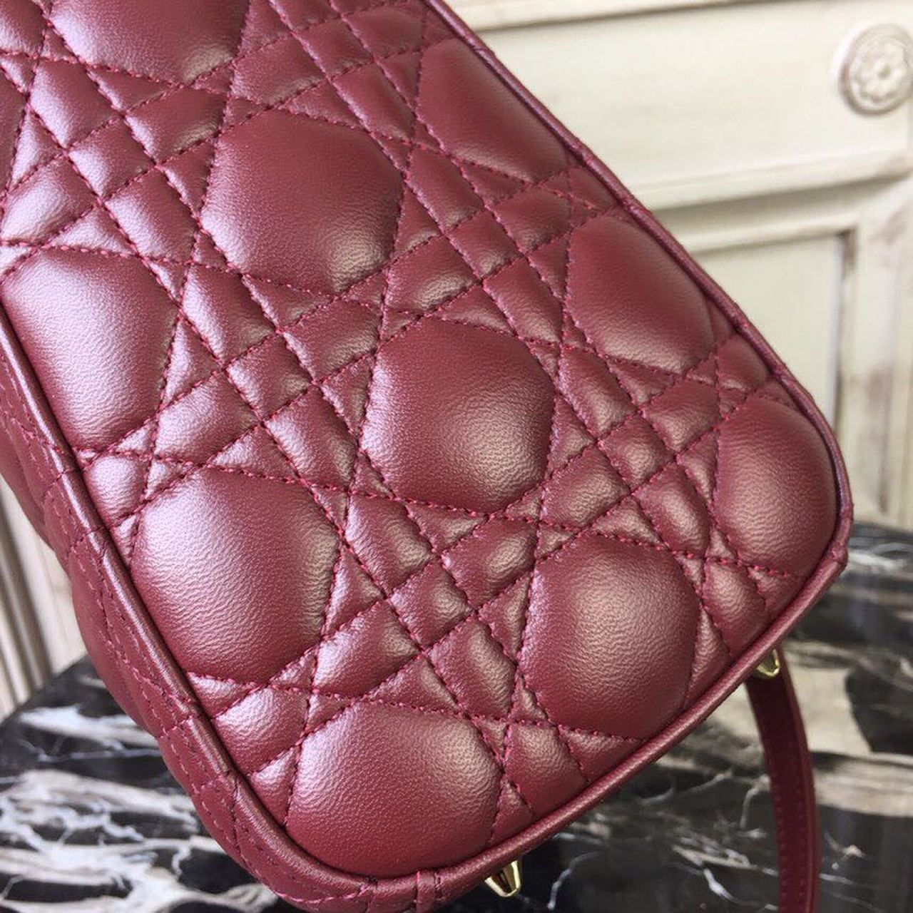 Top Quality MeTop Qualityum Lady Bag Gold Toned Hardware Burgundy For Women 24cm/9in CD