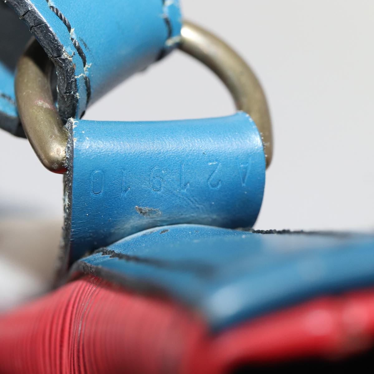 LOUIS VUITTON Epi Toriko Color Noe ShoulderBag Red Blue Green M44084 Auth 76182