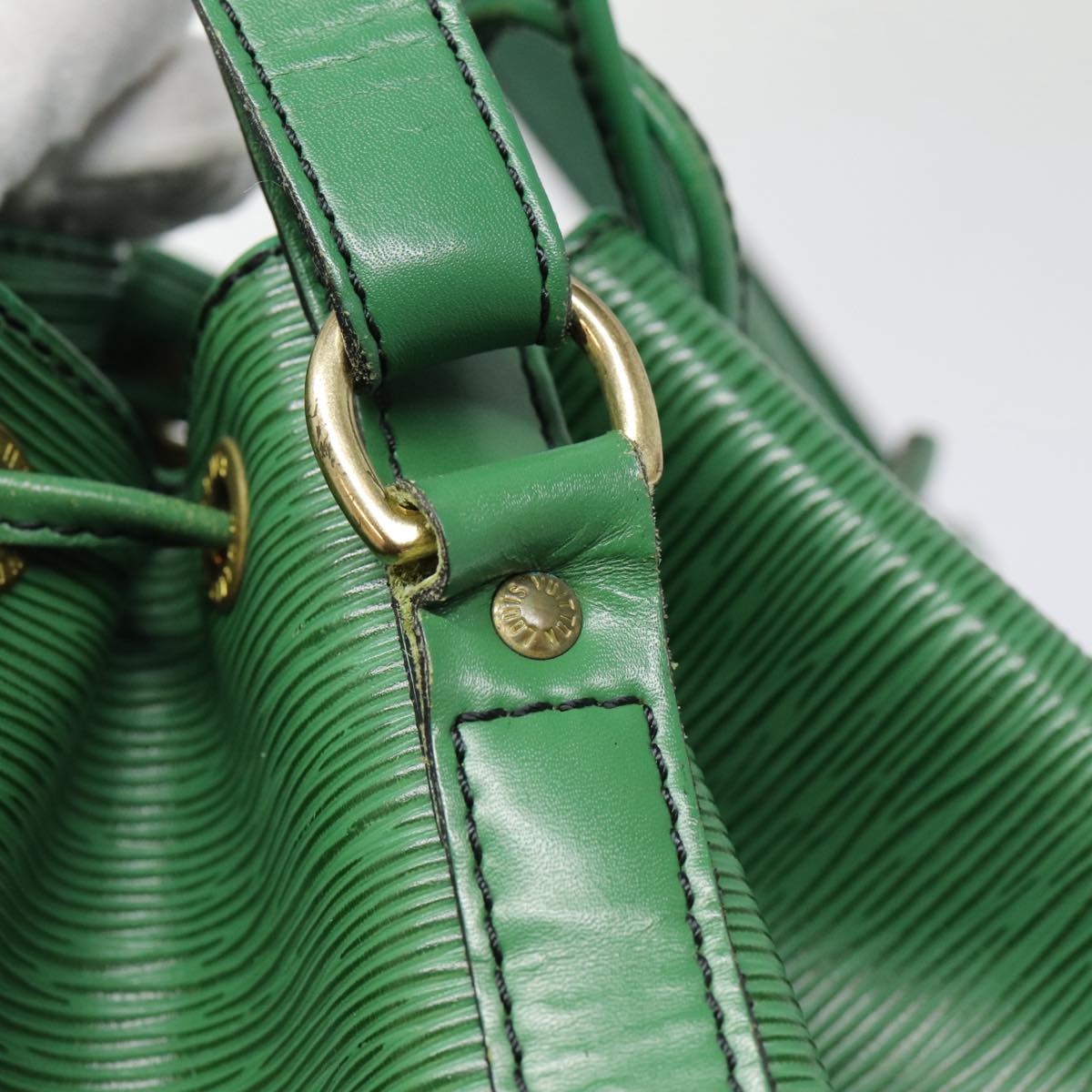 LOUIS VUITTON Epi Petit Noe Shoulder Bag Green M44102 LV Auth 76774