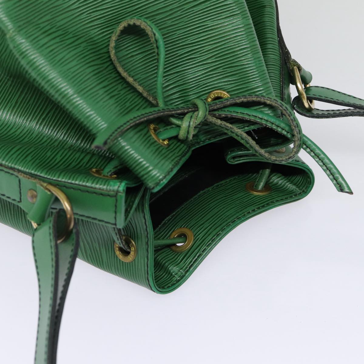 LOUIS VUITTON Epi Petit Noe Shoulder Bag Green M44102 LV Auth 76774