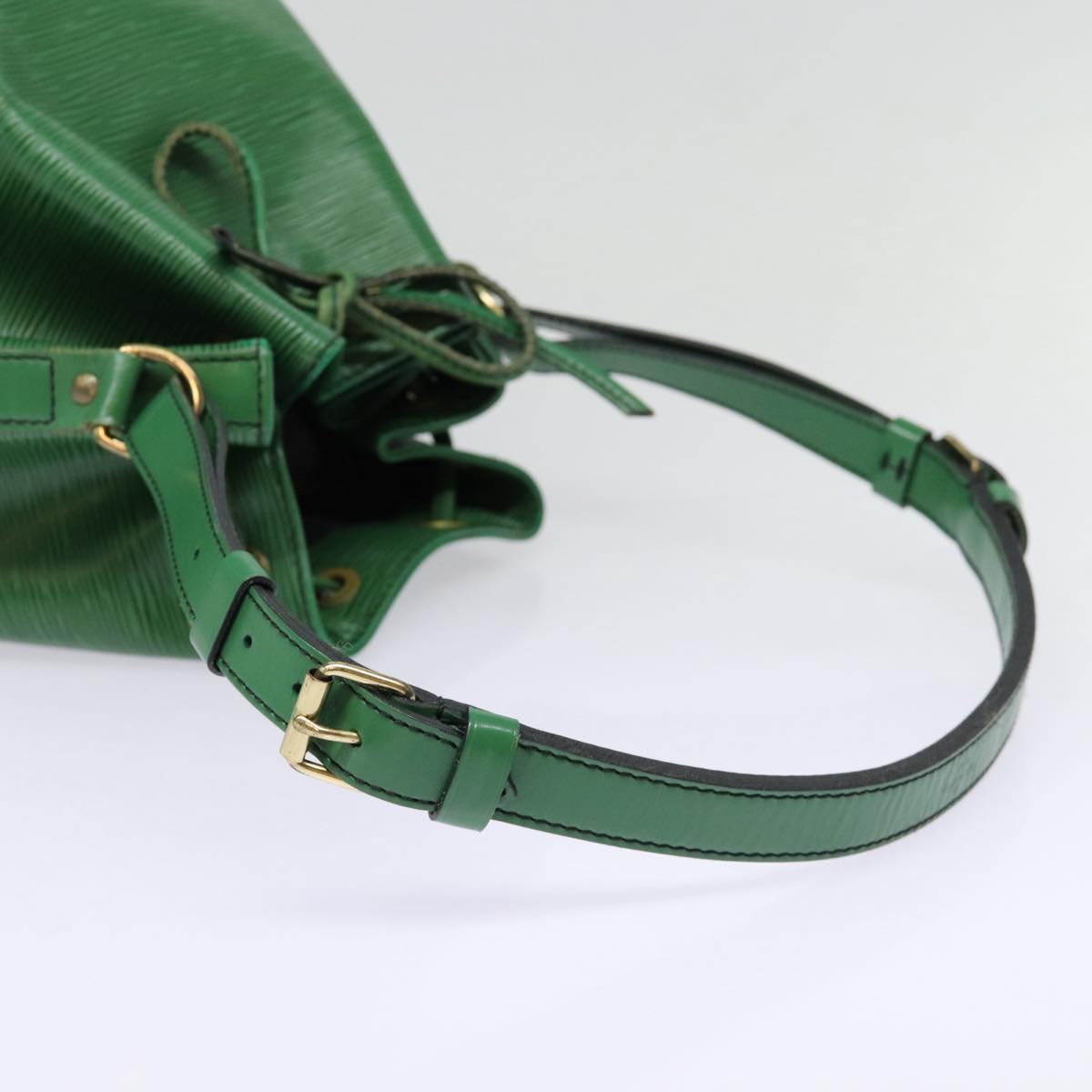 LOUIS VUITTON Epi Petit Noe Shoulder Bag Green M44102 LV Auth 76774