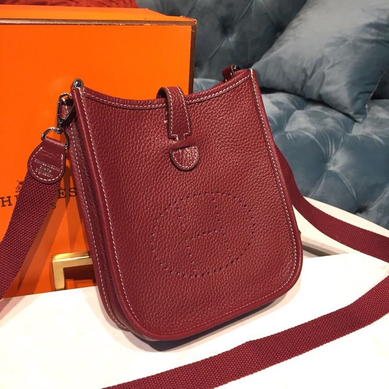 Top Quality Evelyne II TPM Bag Burgundy For Women SiTop Qualityer Toned Hardware 7.9in/20cm