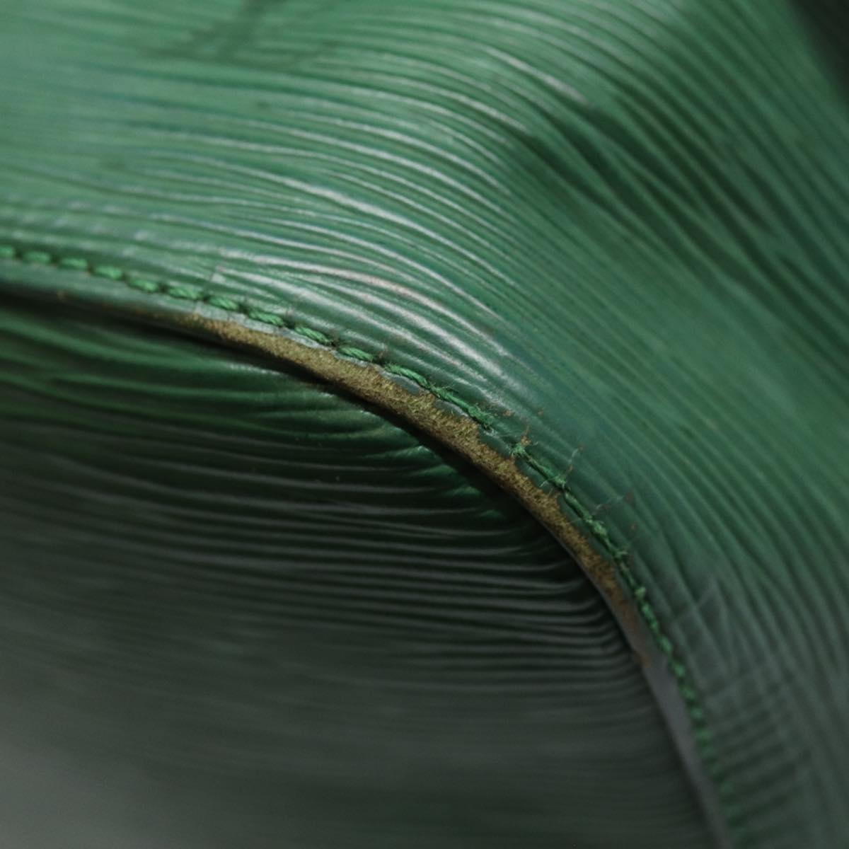 LOUIS VUITTON Epi Petit Noe Shoulder Bag Green M44102 LV Auth 84578