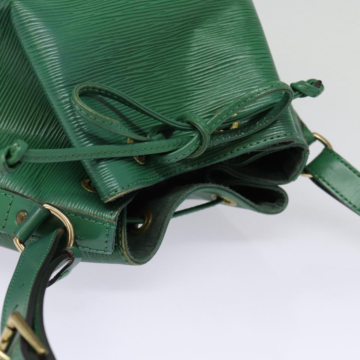 LOUIS VUITTON Epi Petit Noe Shoulder Bag Green M44102 LV Auth 84578