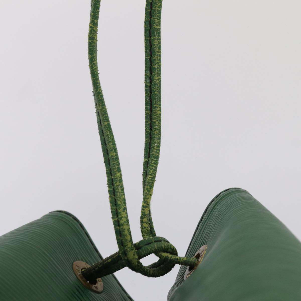 LOUIS VUITTON Epi Petit Noe Shoulder Bag Green M44102 LV Auth 86849