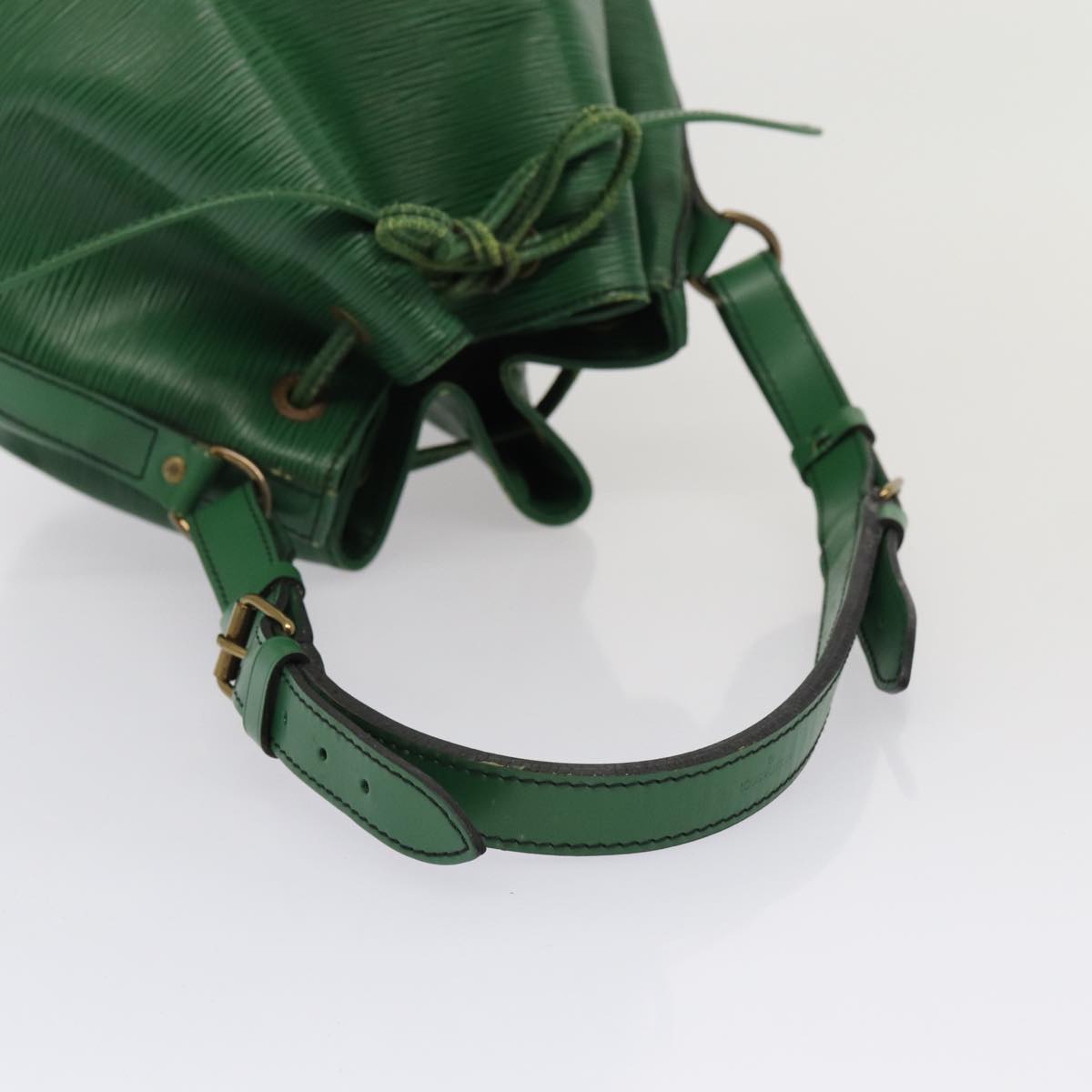 LOUIS VUITTON Epi Petit Noe Shoulder Bag Green M44102 LV Auth 86849