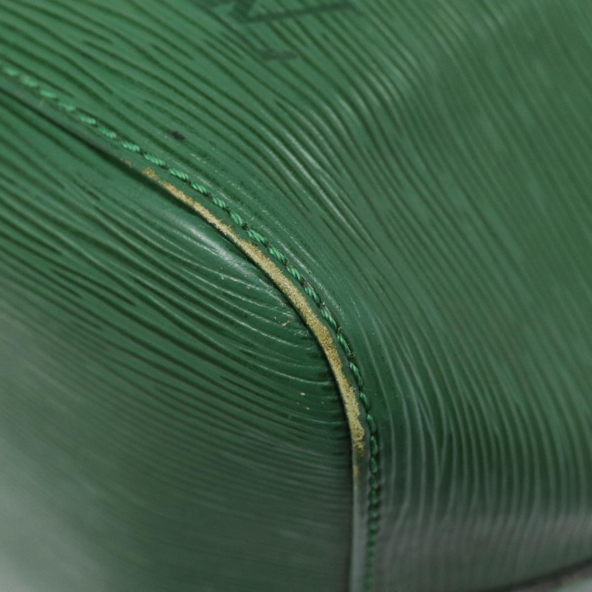 LOUIS VUITTON Epi Petit Noe Shoulder Bag Green M44102 LV Auth 87508