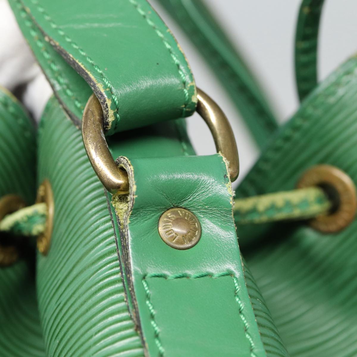 LOUIS VUITTON Epi Petit Noe Shoulder Bag Green M44102 LV Auth 87508