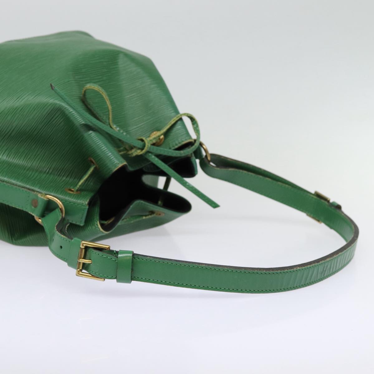 LOUIS VUITTON Epi Petit Noe Shoulder Bag Green M44102 LV Auth 87508