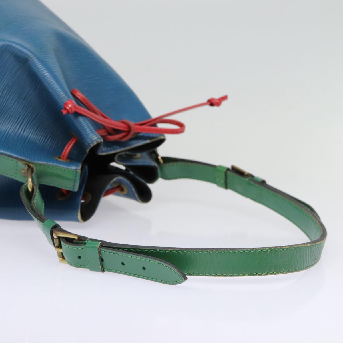 LOUIS VUITTON Epi Toriko Color Noe ShoulderBag Red Blue Green M44084 Auth 87776