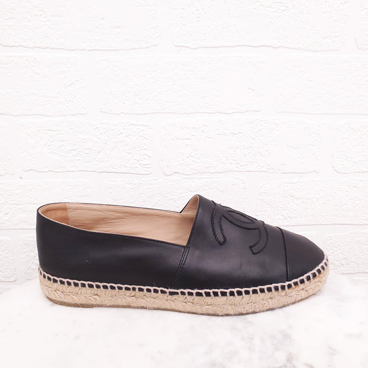 CHANEL BLACK LEATHER ESPADRILLES - SIZE 39