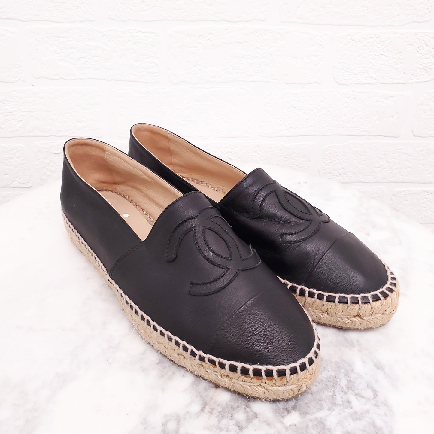 CHANEL BLACK LEATHER ESPADRILLES - SIZE 39