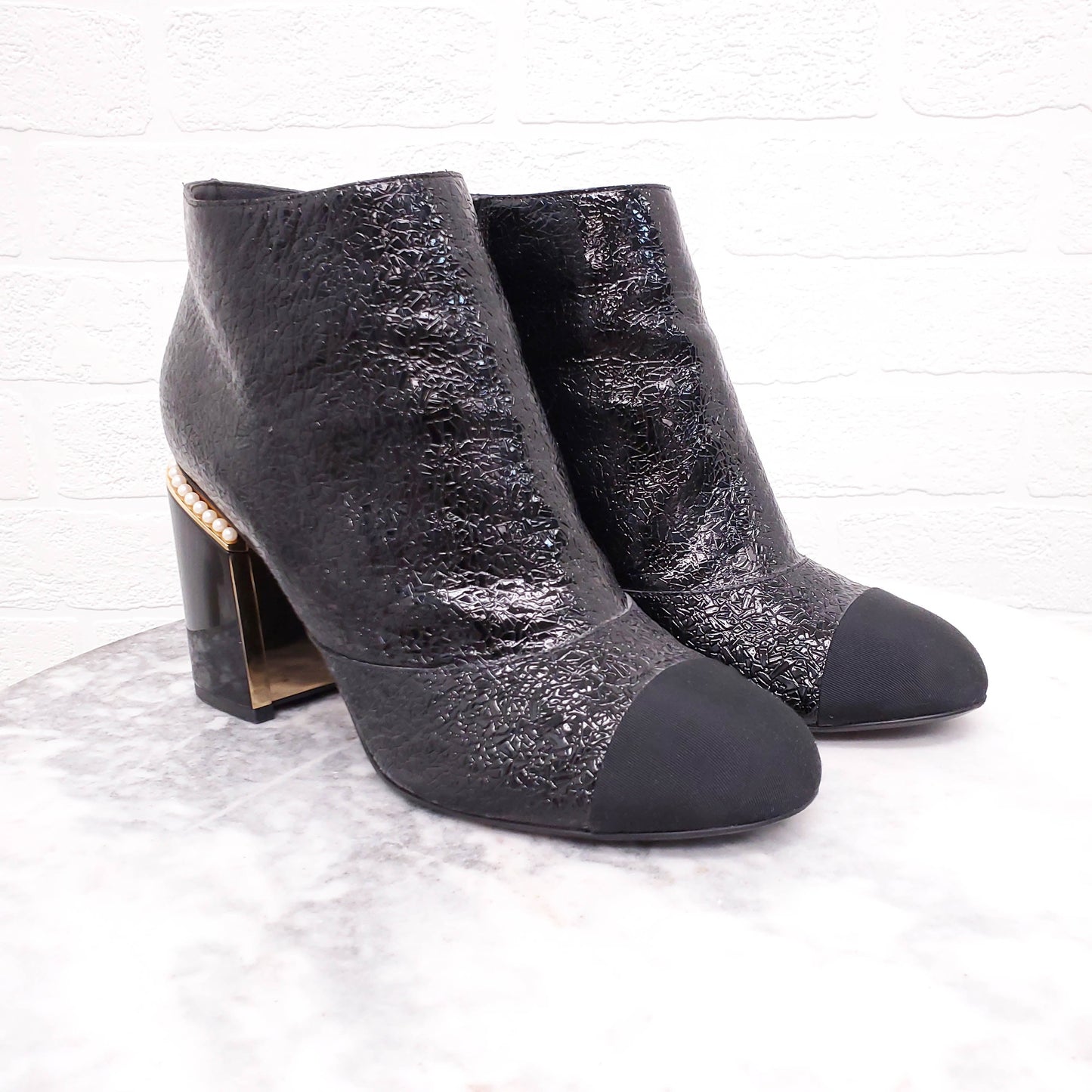 CHANEL BLACK PATENT CRINKLE EFFECT CAP TOE BOOTIES WITH ACRYLIC AND PEARL BLOCK HEEL - SIZE 42