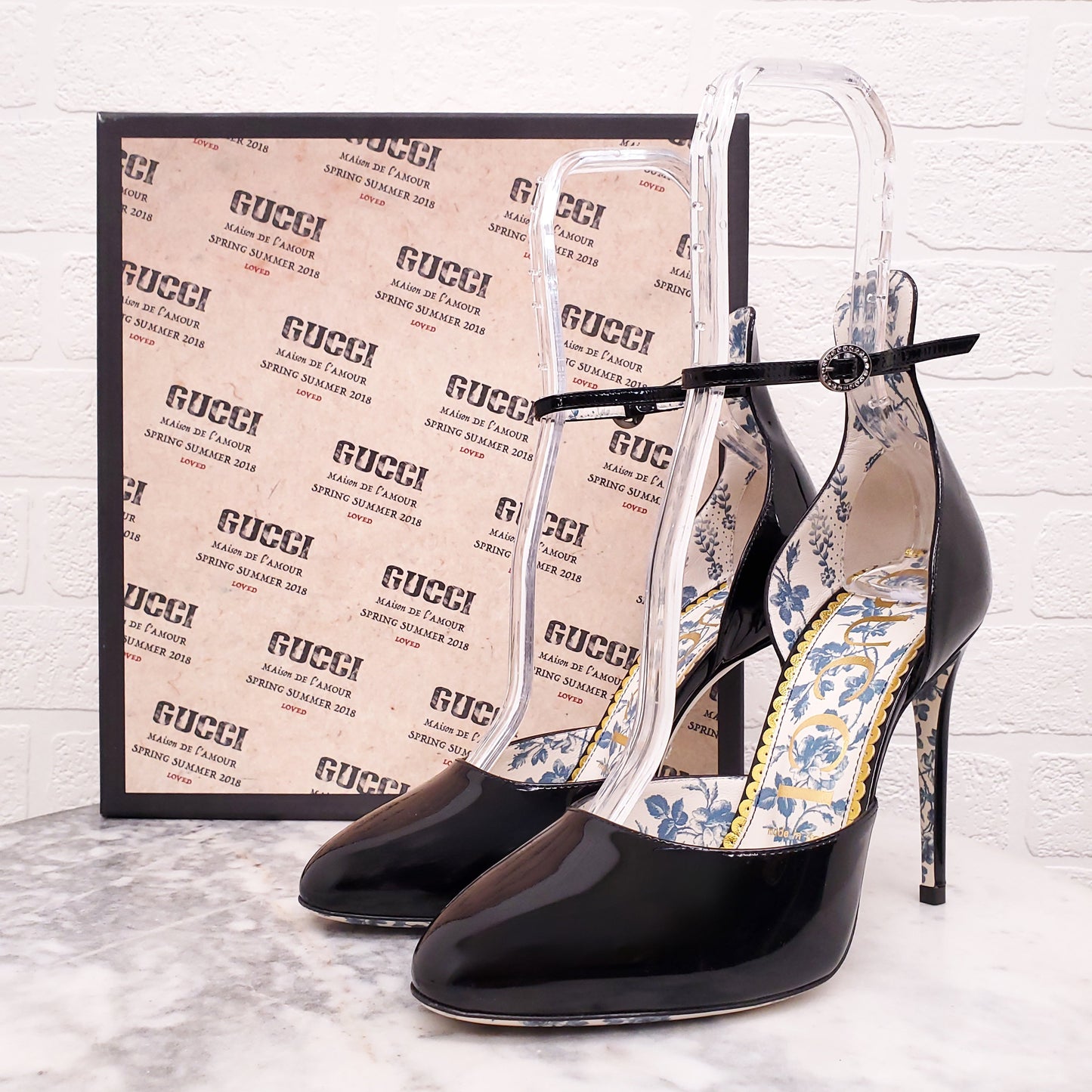 GUCCI BLACK PATENT HEELS - SIZE 38