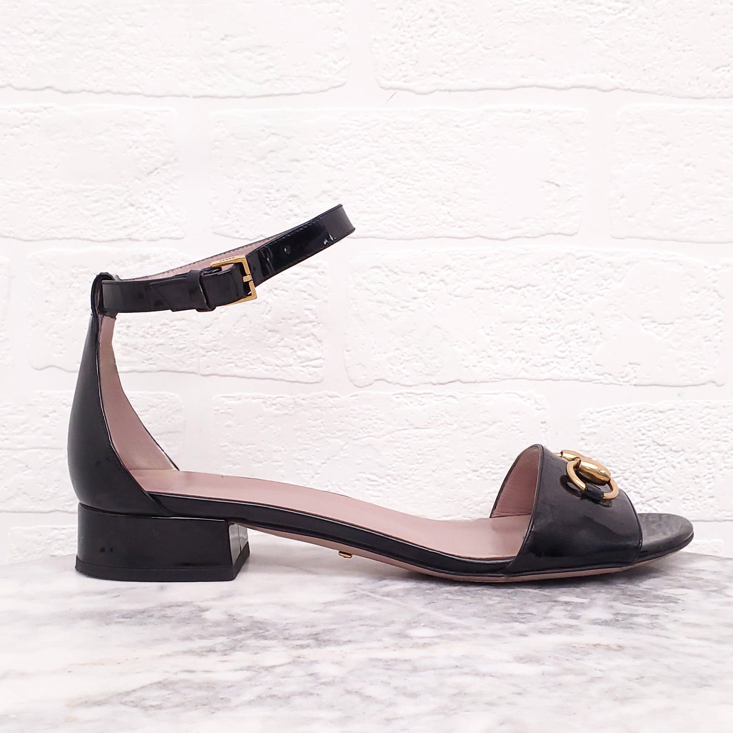 GUCCI BLACK PATENT HORSEBIT SANDALS - SIZE 38