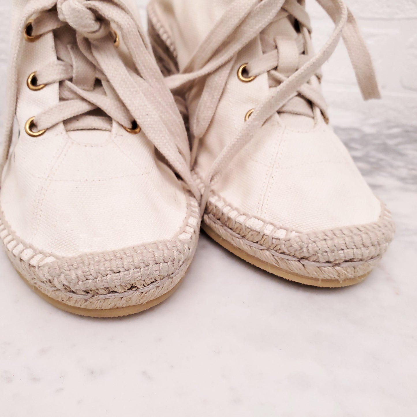 GUCCI CREAM CANVAS LOGO ESPADRILLE WEDGES - SIZE 38.5
