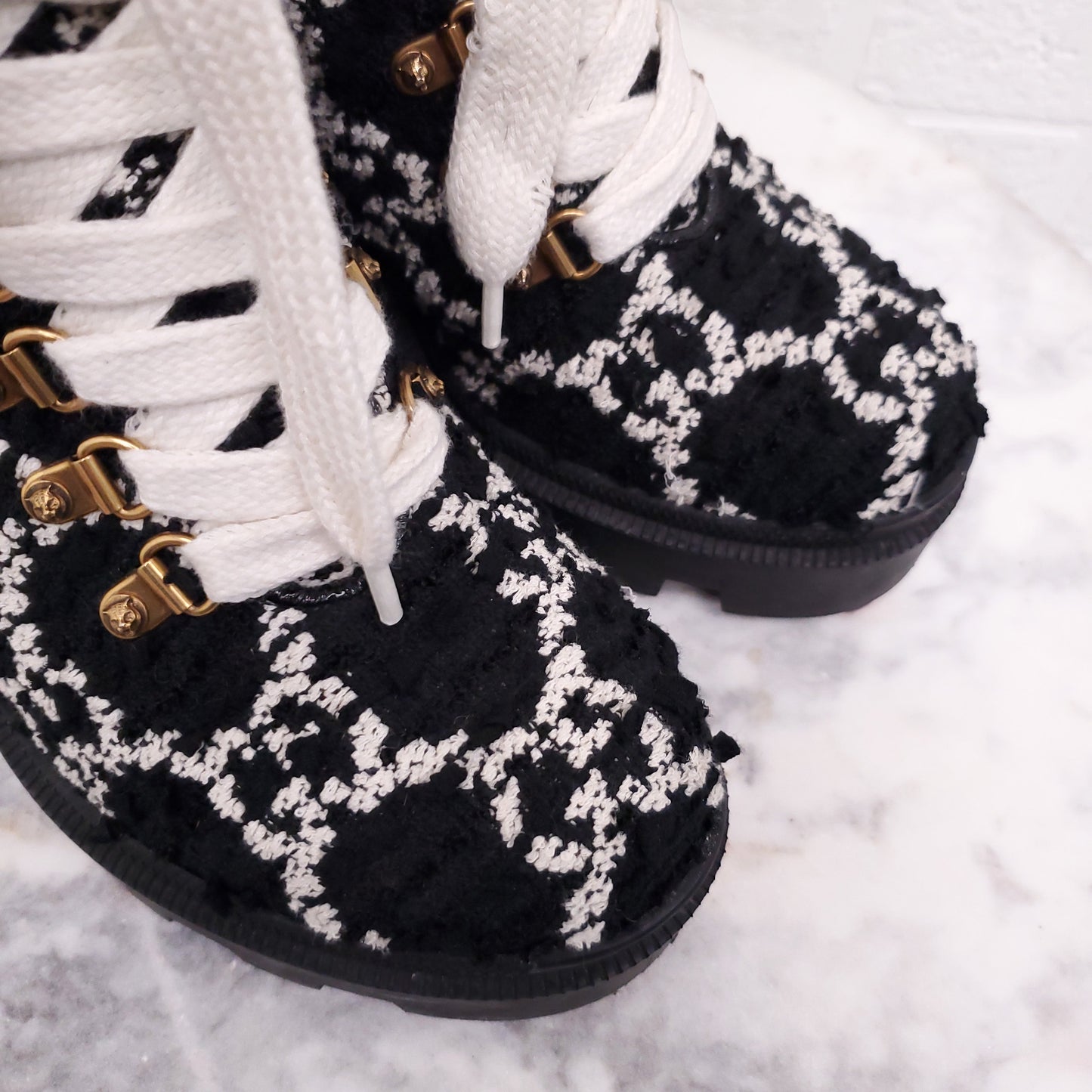 GUCCI NAVY TWEED LOGO BOOTS WITH BLOCK HEEL - SIZE 38